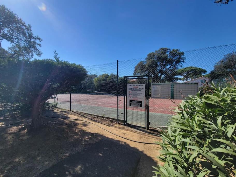 L'appart St Aygulf, 5mn A Pied Mer, Piscine, Tennis