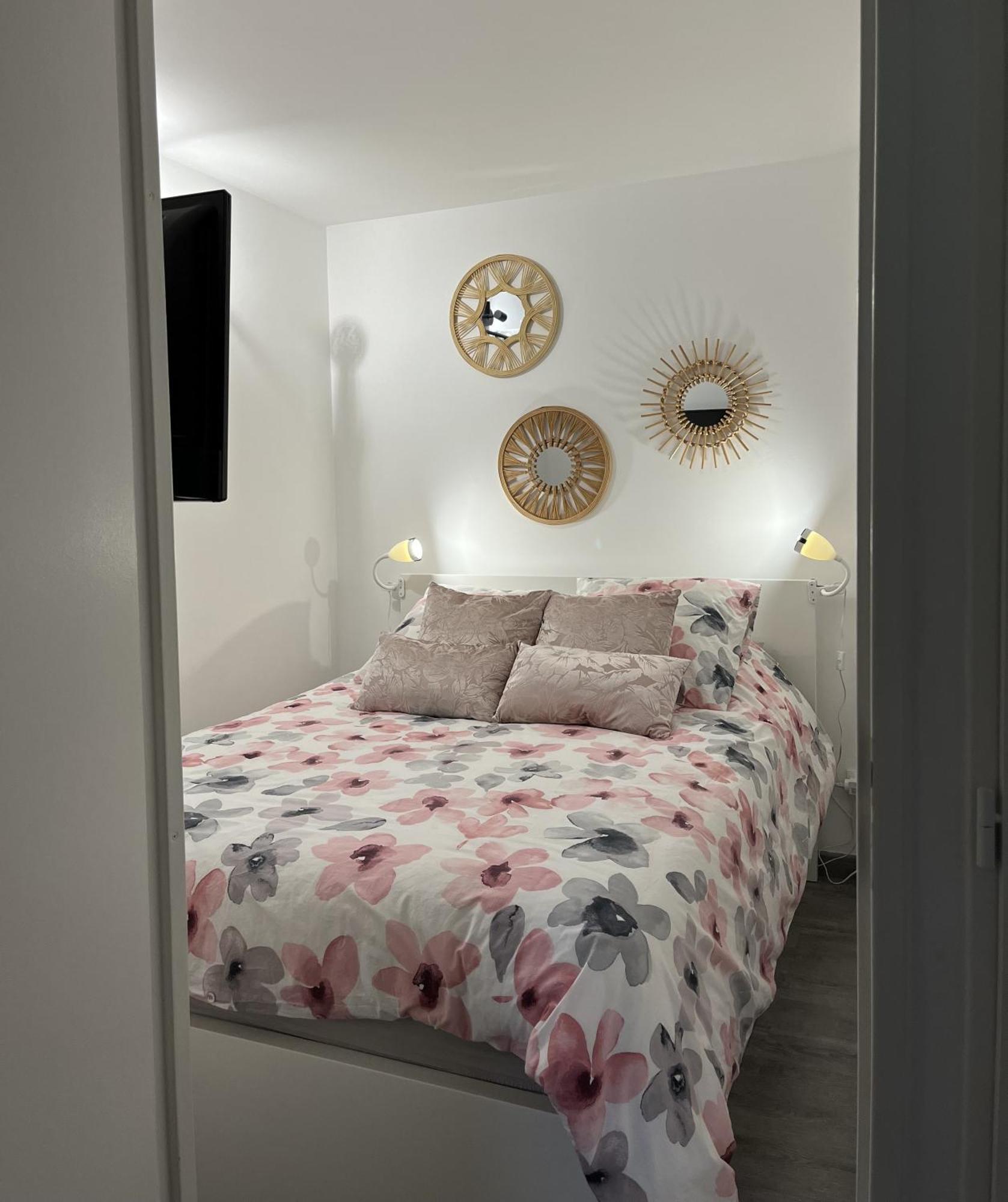 L'appart St Aygulf, 5mn A Pied Mer, Piscine, Tennis * Fréjus